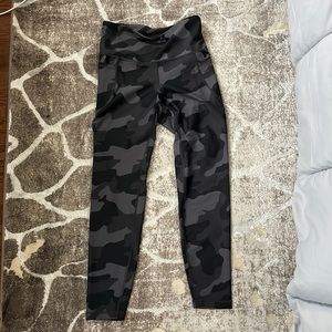 Black and Grey Camo Active Leggings